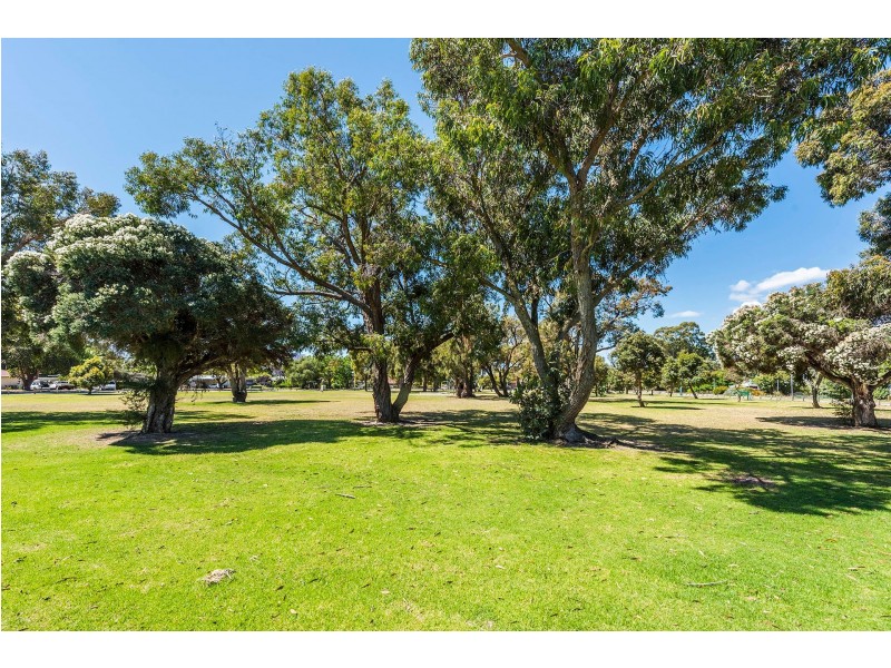 30 Netherwood Road, High Wycombe WA 6057