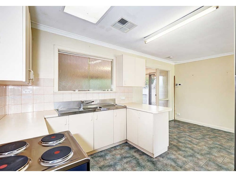 303 Kalamunda Road, Maida Vale WA 6057