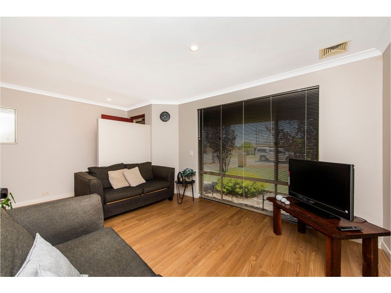 2 Pearl Court, Maida Vale WA 6057