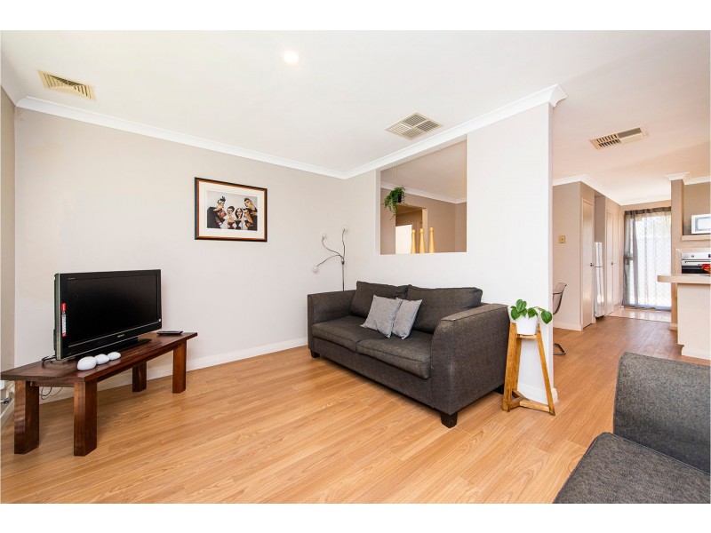 2 Pearl Court, Maida Vale WA 6057