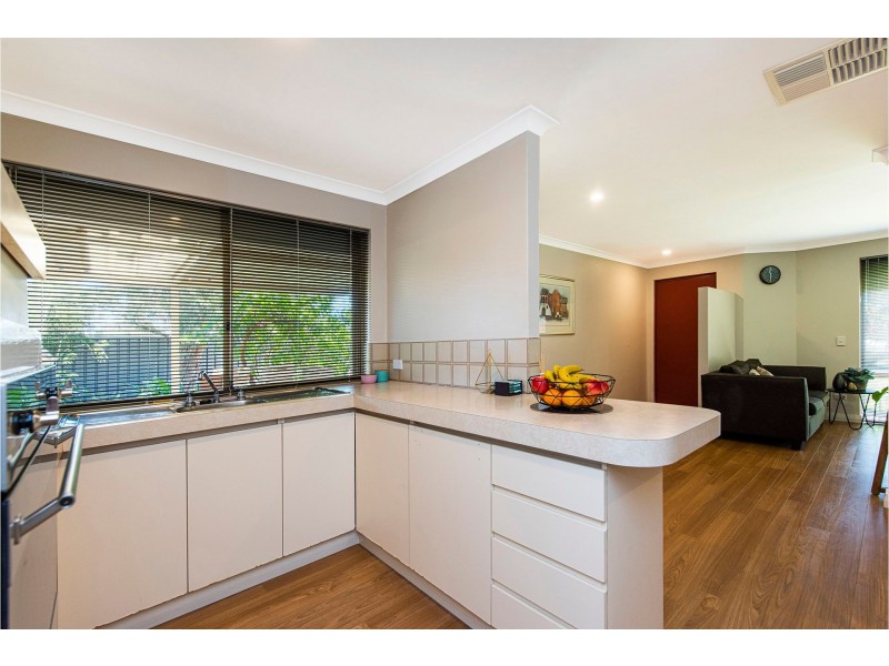 2 Pearl Court, Maida Vale WA 6057