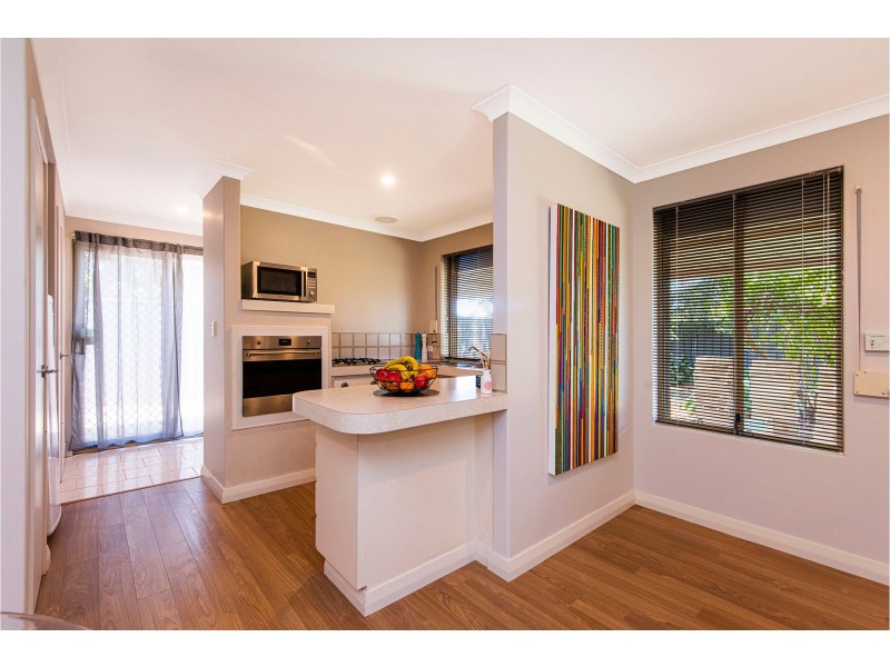 2 Pearl Court, Maida Vale WA 6057