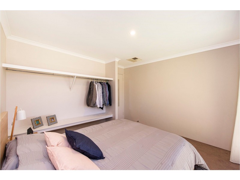 2 Pearl Court, Maida Vale WA 6057