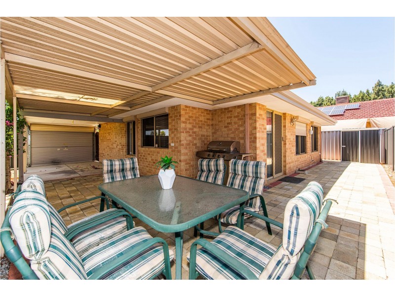 2 Pearl Court, Maida Vale WA 6057