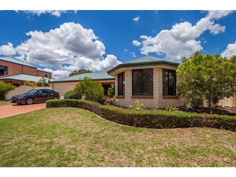 82 Lambertia Crescent, High Wycombe WA 6057