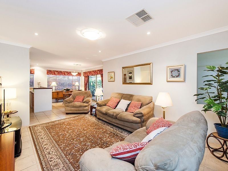 34 Fleet Circle, High Wycombe WA 6057