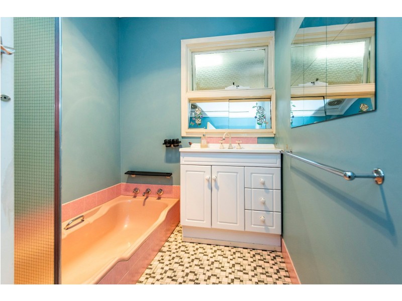 4 Tia Avenue, High Wycombe WA 6057