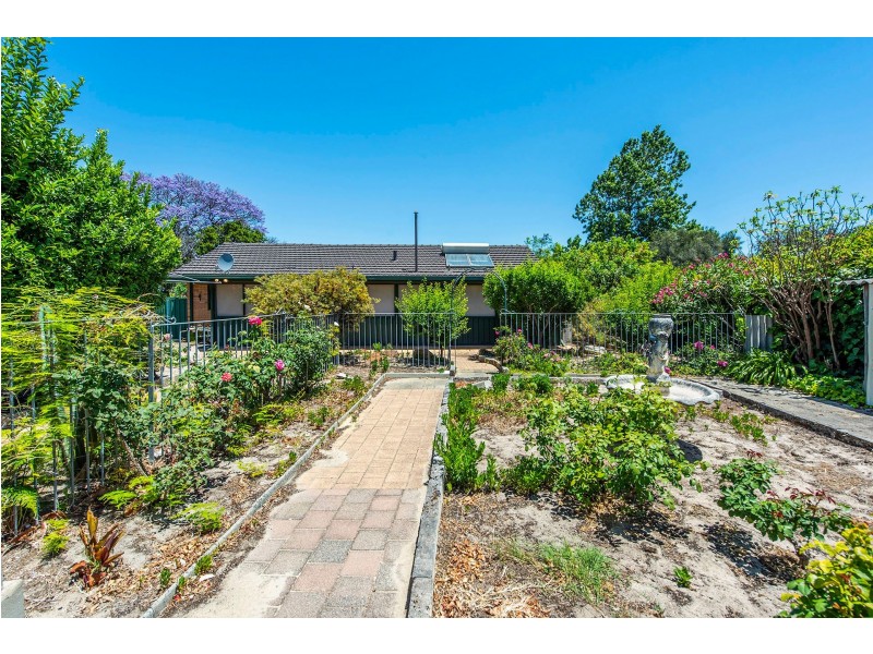 4 Tia Avenue, High Wycombe WA 6057