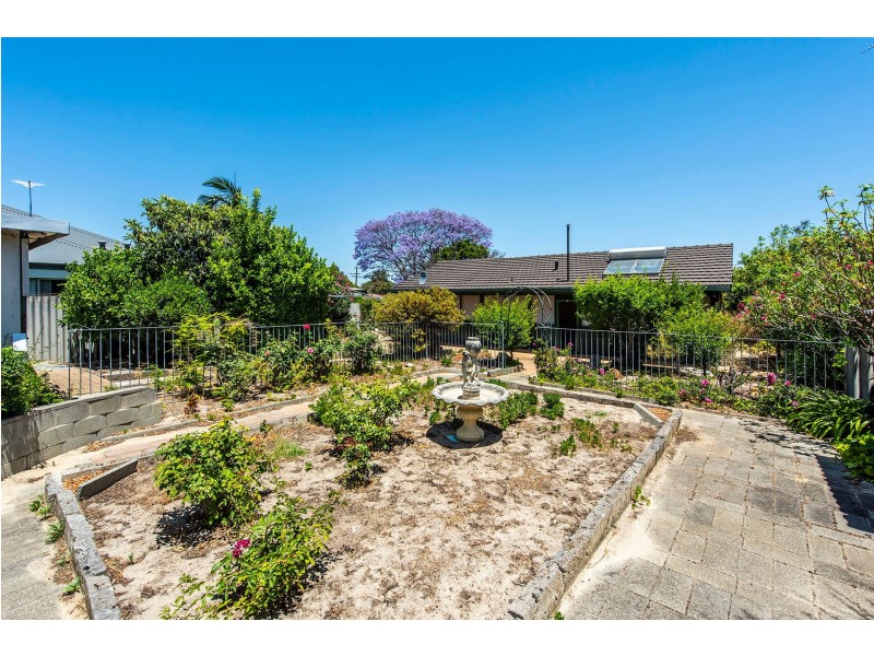 4 Tia Avenue, High Wycombe WA 6057