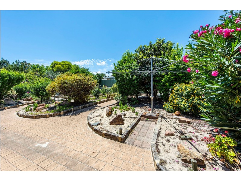 4 Tia Avenue, High Wycombe WA 6057