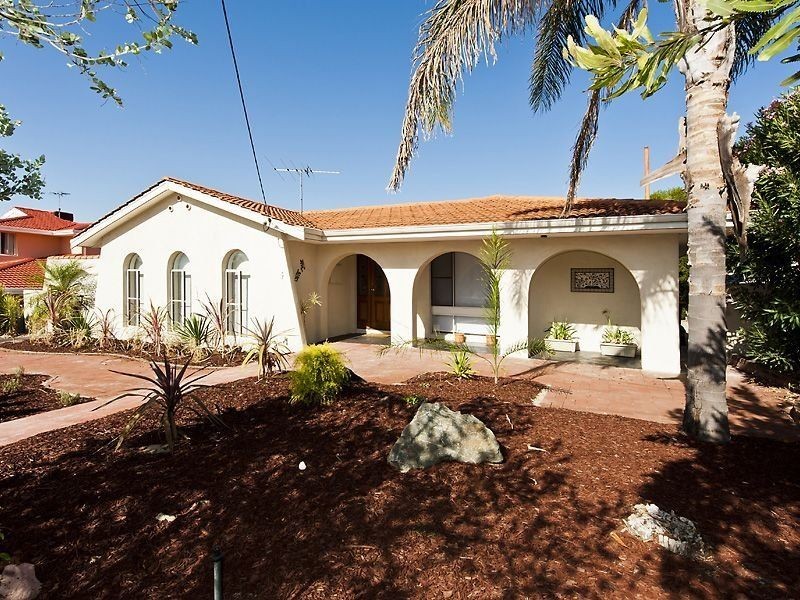 9 Scenic Drive, Maida Vale WA 6057