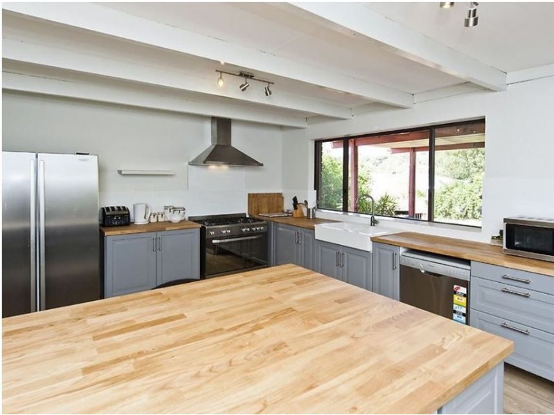 9 Scenic Drive, Maida Vale WA 6057