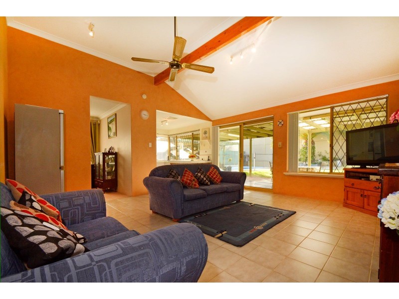 41 Kookaburra Crescent, High Wycombe WA 6057