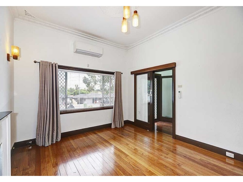 33 Smiths Avenue, Redcliffe WA 6104