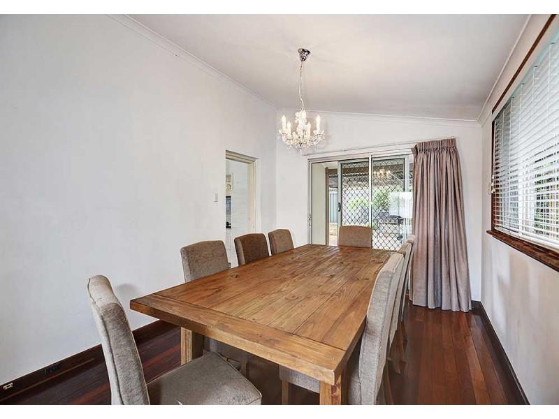 33 Smiths Avenue, Redcliffe WA 6104