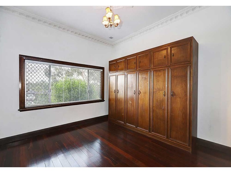 33 Smiths Avenue, Redcliffe WA 6104