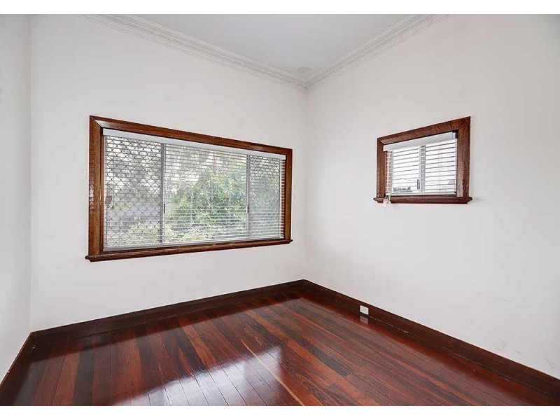 33 Smiths Avenue, Redcliffe WA 6104