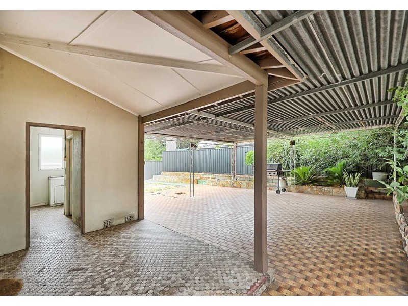 33 Smiths Avenue, Redcliffe WA 6104