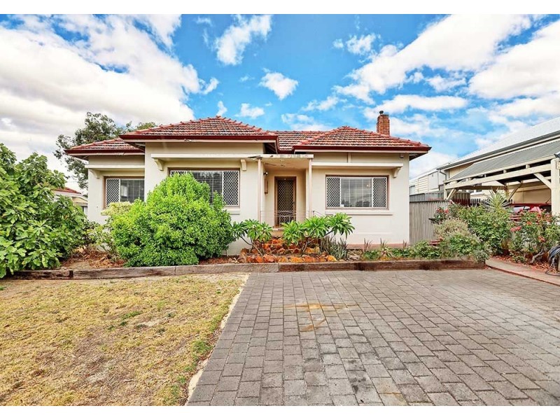 33 Smiths Avenue, Redcliffe WA 6104