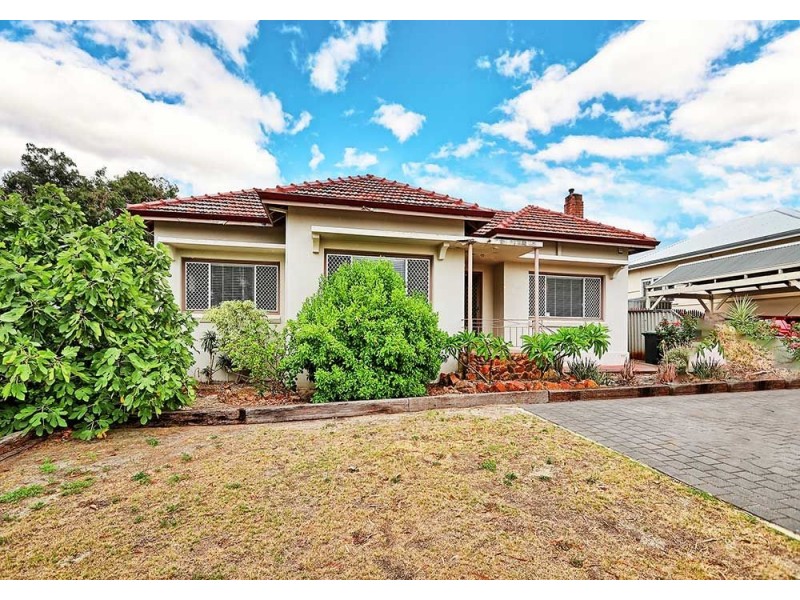 33 Smiths Avenue, Redcliffe WA 6104