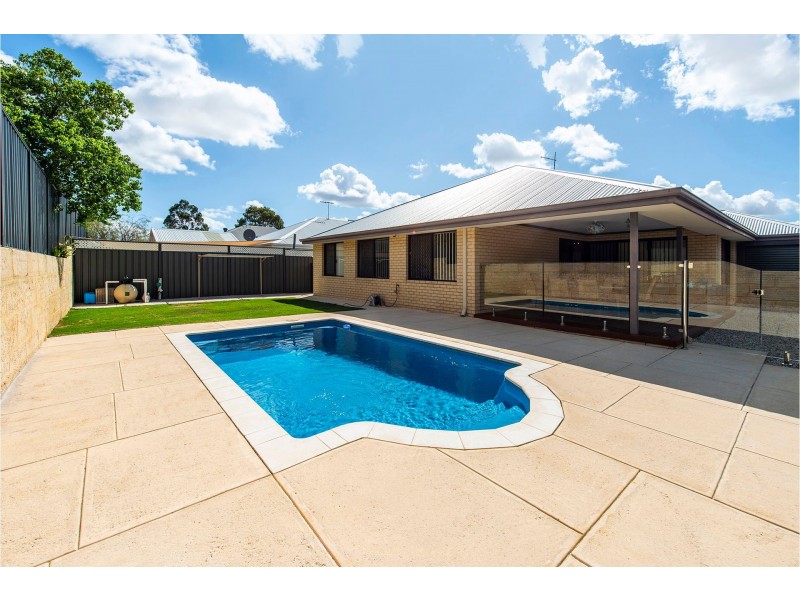 17 Nottingham Green, High Wycombe WA 6057