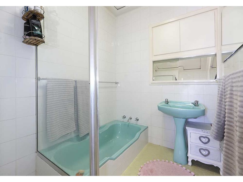 21 Netherwood Road, High Wycombe WA 6057
