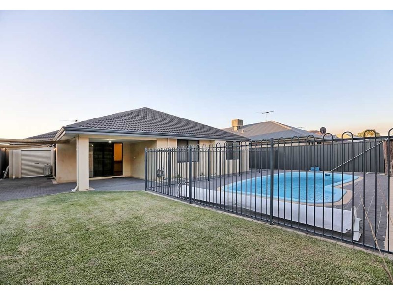 11 Nottingham Green, High Wycombe WA 6057