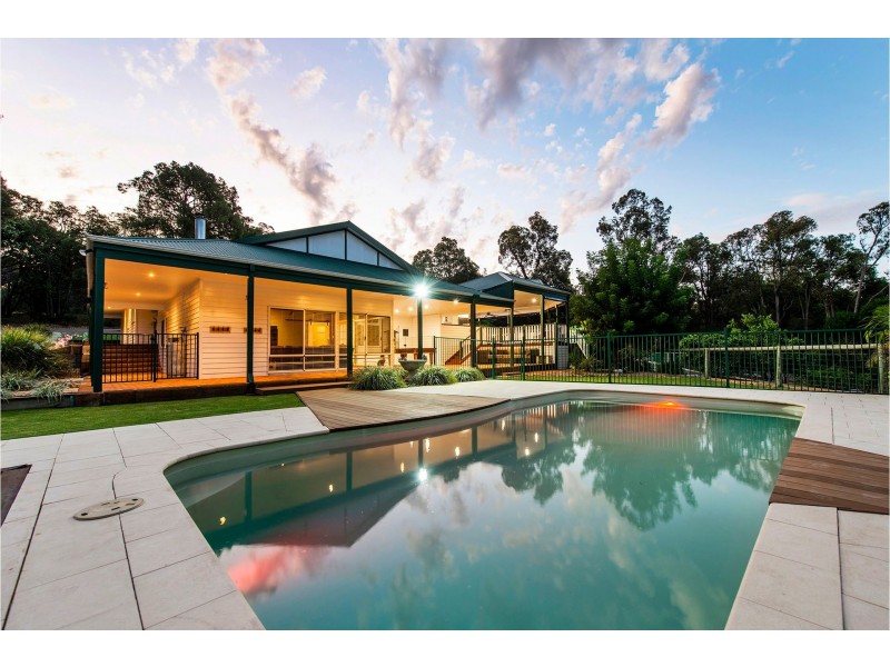137 Palmateer Drive, Bickley WA 6076