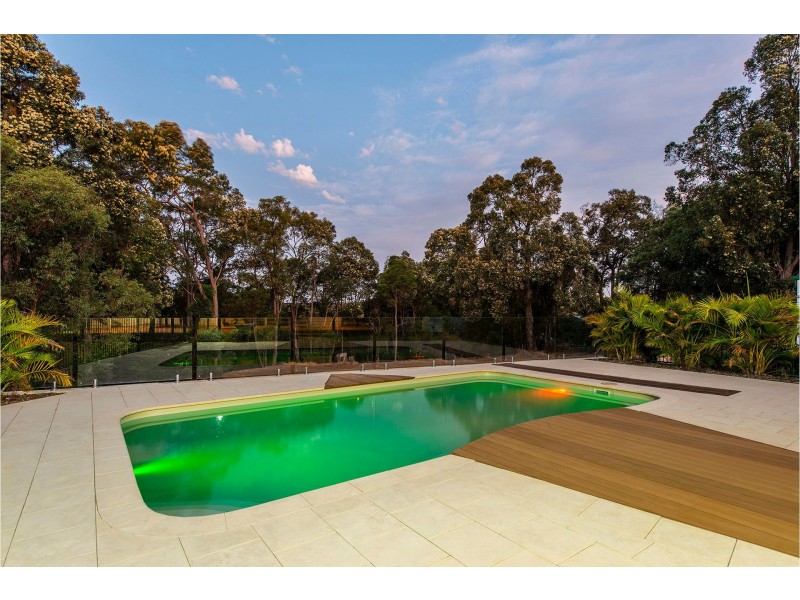 137 Palmateer Drive, Bickley WA 6076