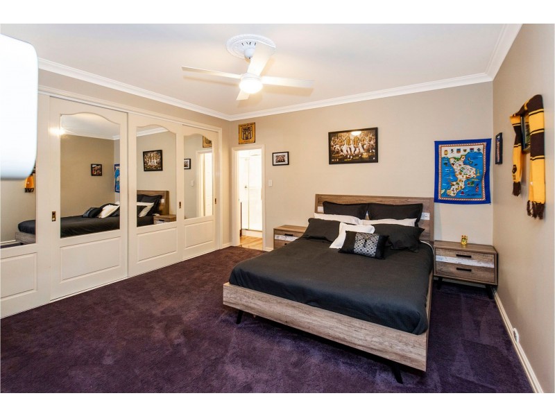 137 Palmateer Drive, Bickley WA 6076