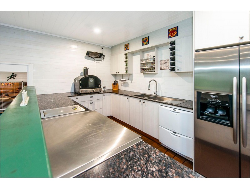137 Palmateer Drive, Bickley WA 6076