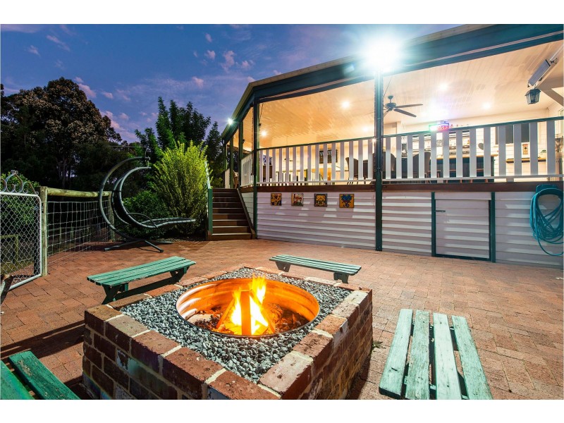 137 Palmateer Drive, Bickley WA 6076