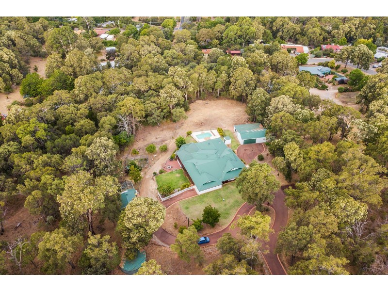 137 Palmateer Drive, Bickley WA 6076