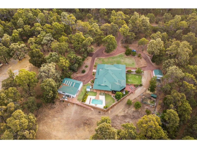 137 Palmateer Drive, Bickley WA 6076