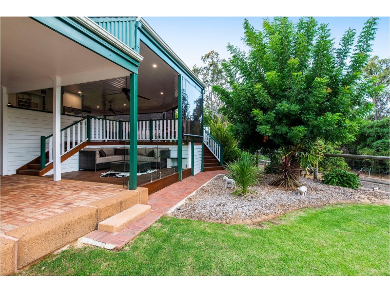 137 Palmateer Drive, Bickley WA 6076