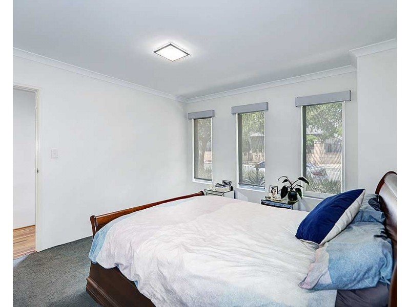 21 Pexton Drive, South Guildford WA 6055