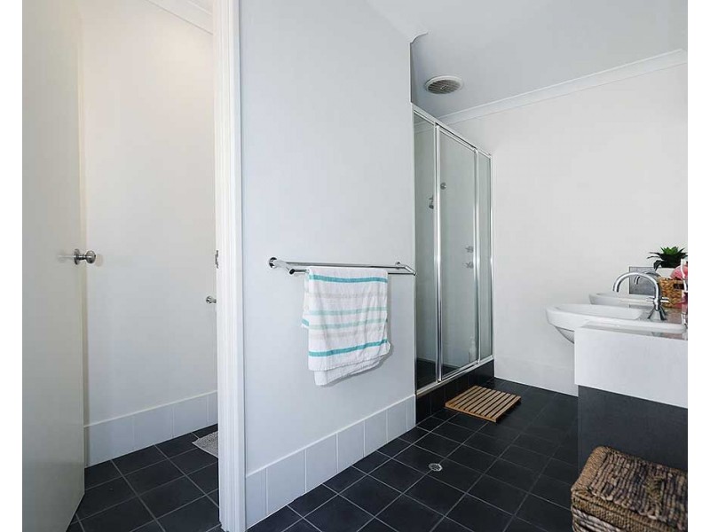 21 Pexton Drive, South Guildford WA 6055