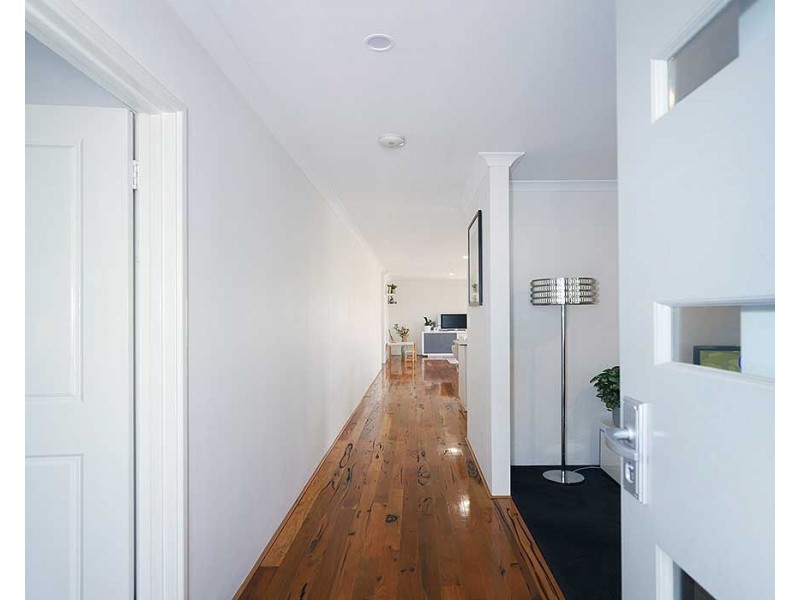 21 Pexton Drive, South Guildford WA 6055