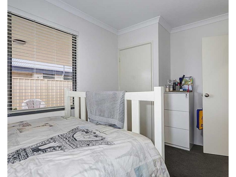 21 Pexton Drive, South Guildford WA 6055