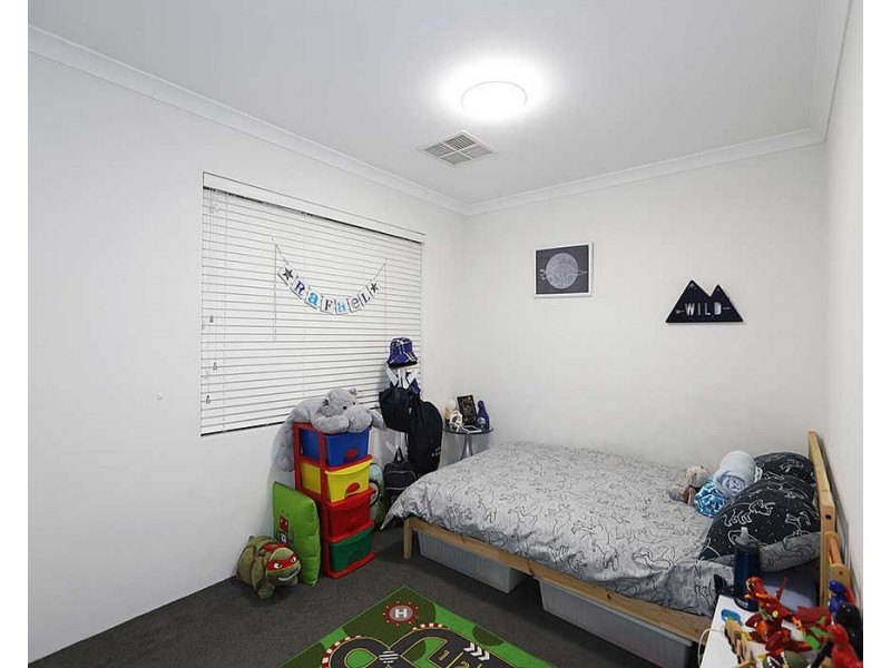 21 Pexton Drive, South Guildford WA 6055