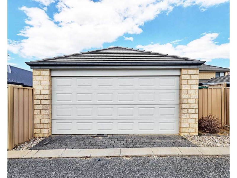 21 Pexton Drive, South Guildford WA 6055