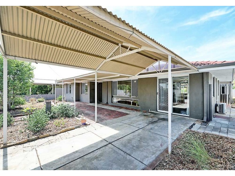 7 Tillia Court, Forrestfield WA 6058