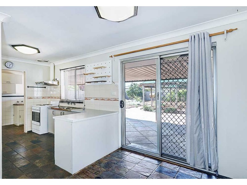 7 Tillia Court, Forrestfield WA 6058