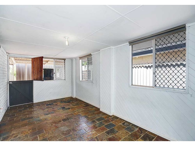 7 Tillia Court, Forrestfield WA 6058