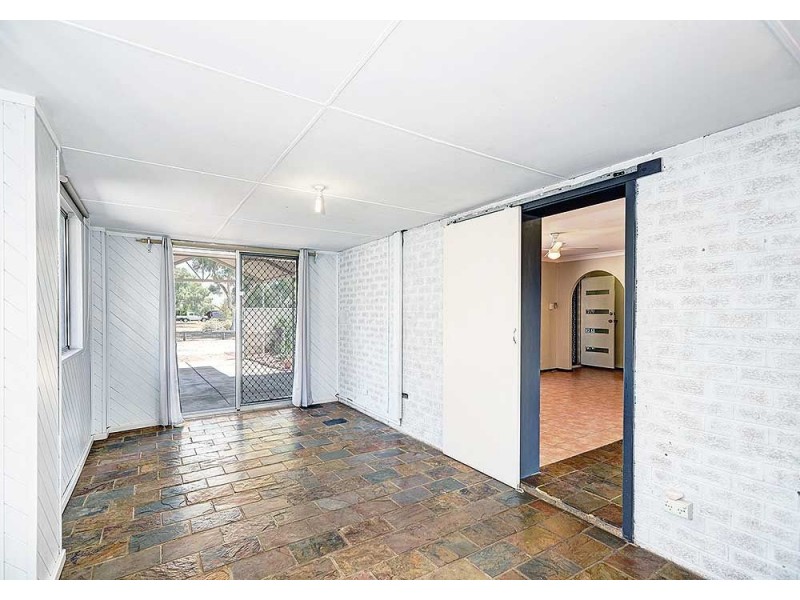 7 Tillia Court, Forrestfield WA 6058