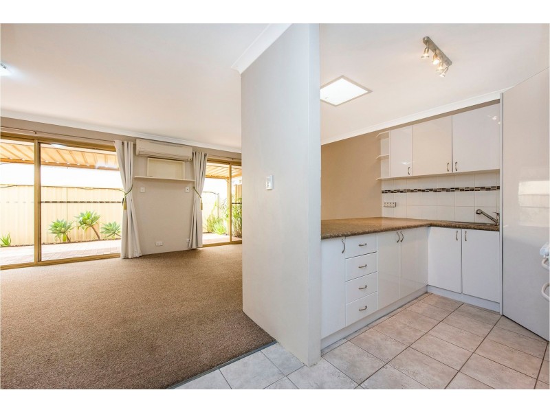 2/12 Wroxton Street, Midland WA 6056
