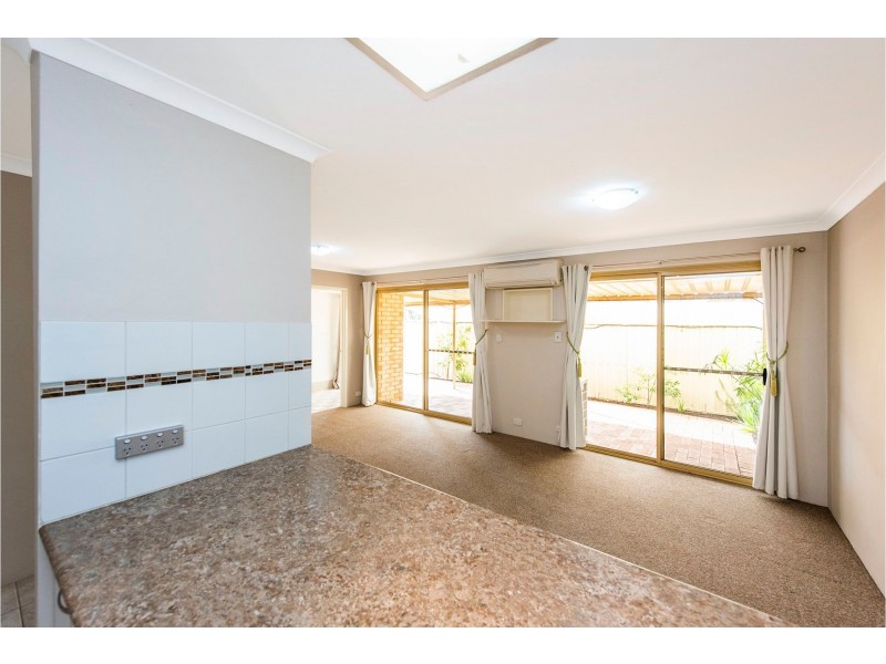 2/12 Wroxton Street, Midland WA 6056