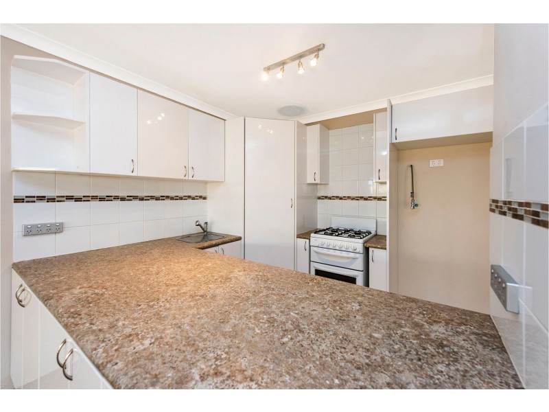 2/12 Wroxton Street, Midland WA 6056