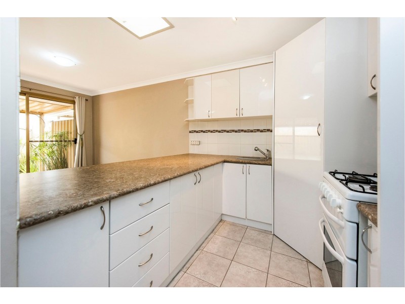 2/12 Wroxton Street, Midland WA 6056