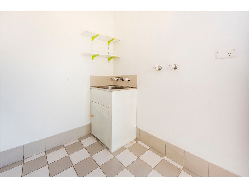 2/12 Wroxton Street, Midland WA 6056